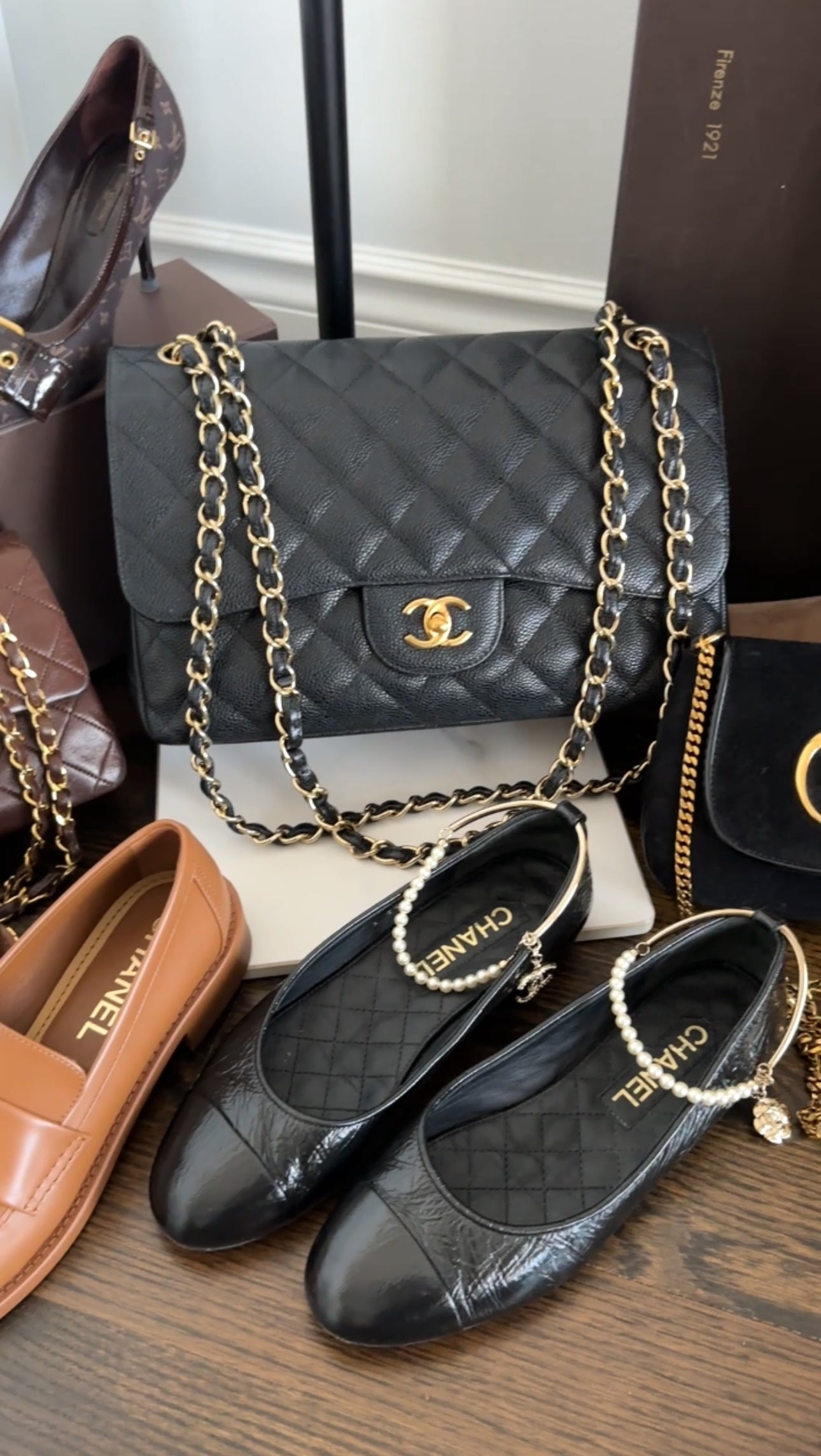 Chanel Black Caviar Jumbo Classic Double Flap Bag GHW