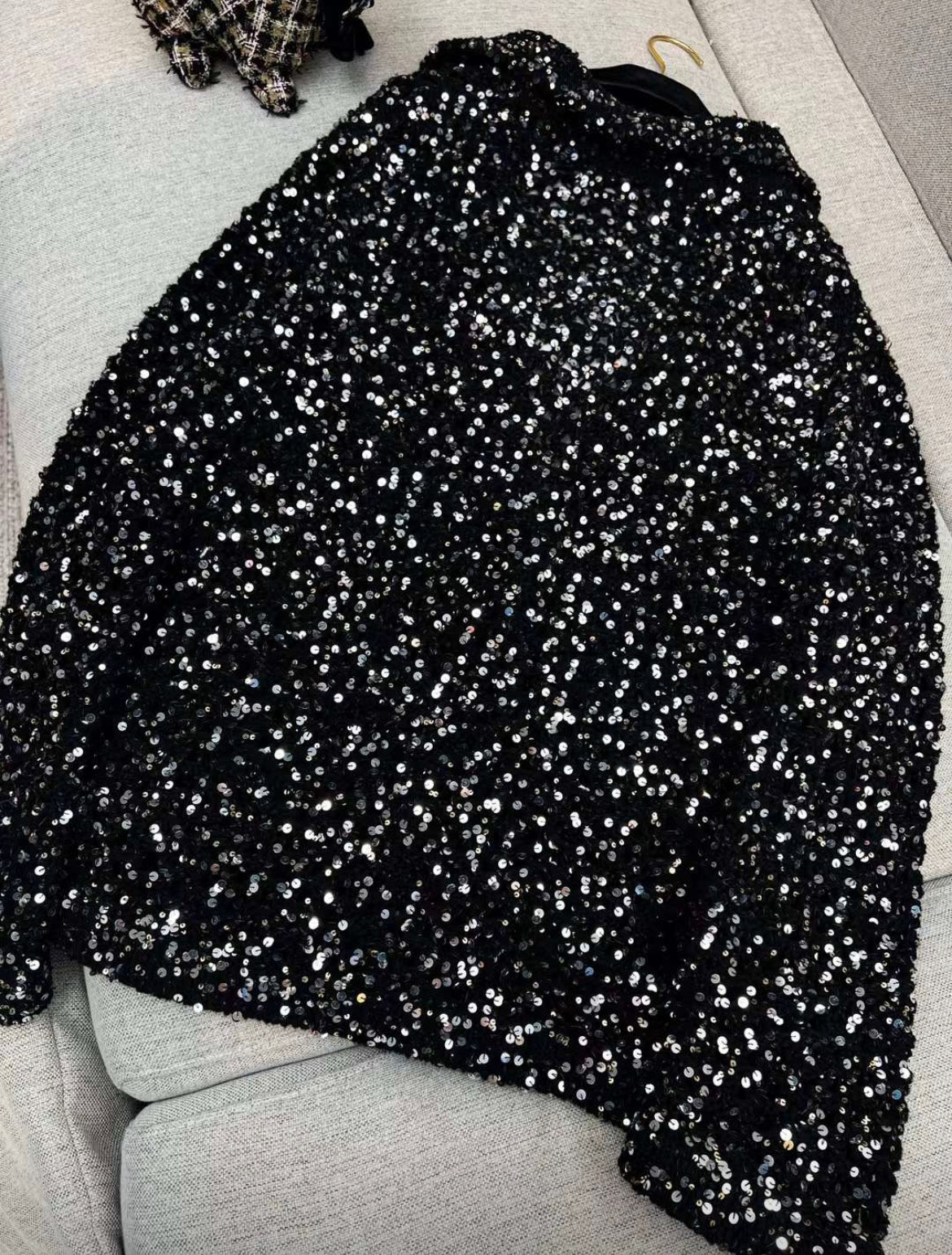 Chanel 23c black tweed sequin igan size 40 brand new with tag