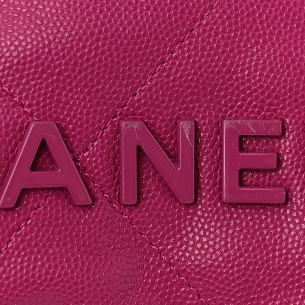 Shiny Caviar Quilted Monochrome Mini Chanel 22 Fuchsia