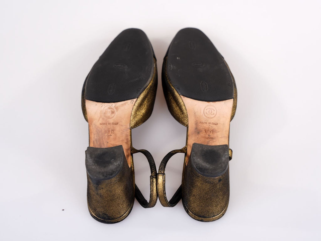 Chanel Metallic Lambskin Grosgrain Cap Toe CC Slingback Pumps Gold Black Size 39C
