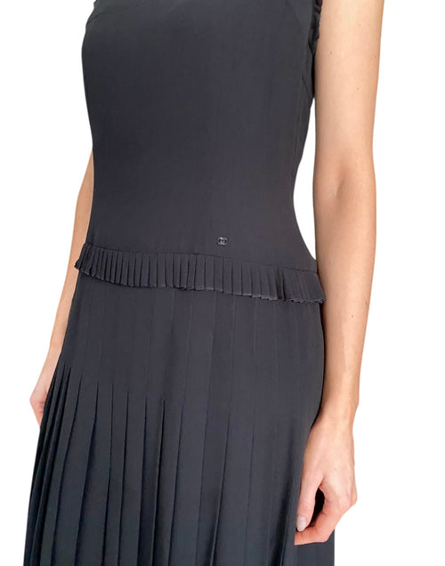 Chanel 02A Sleeveless Black Silk Pleat Trim Dress - FR42 / M / 8