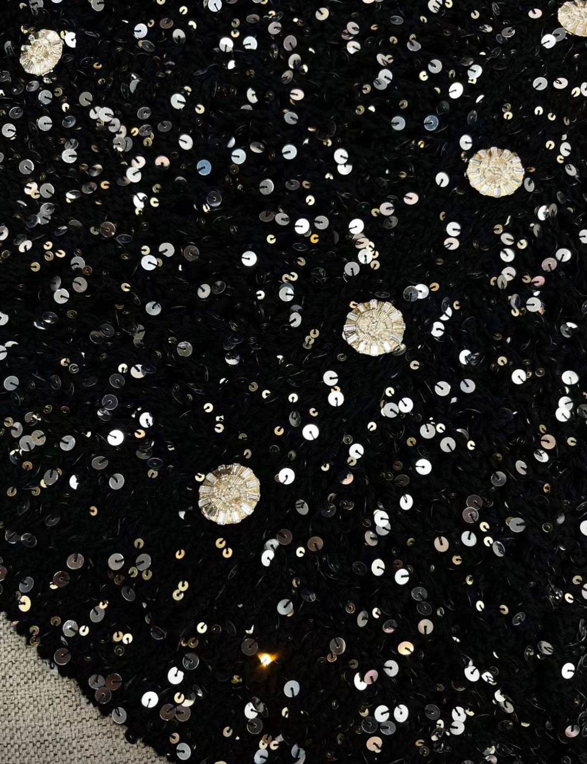 Chanel 23c black tweed sequin igan size 40 brand new with tag