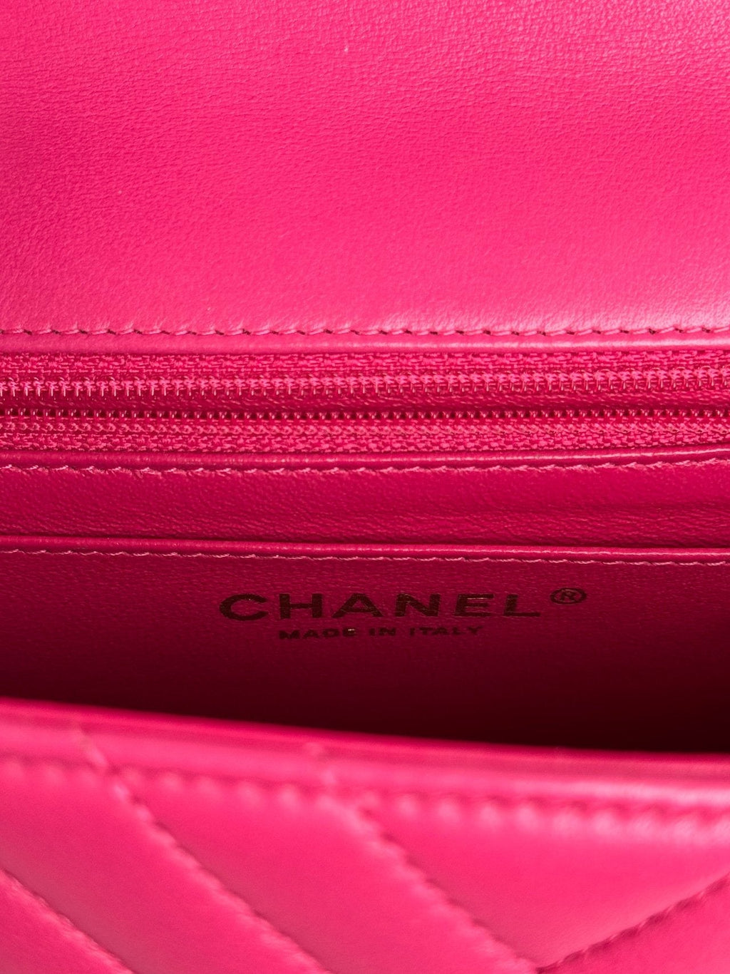 Chanel Pre-Owned Mini Square Classic Chevron Flap Bag