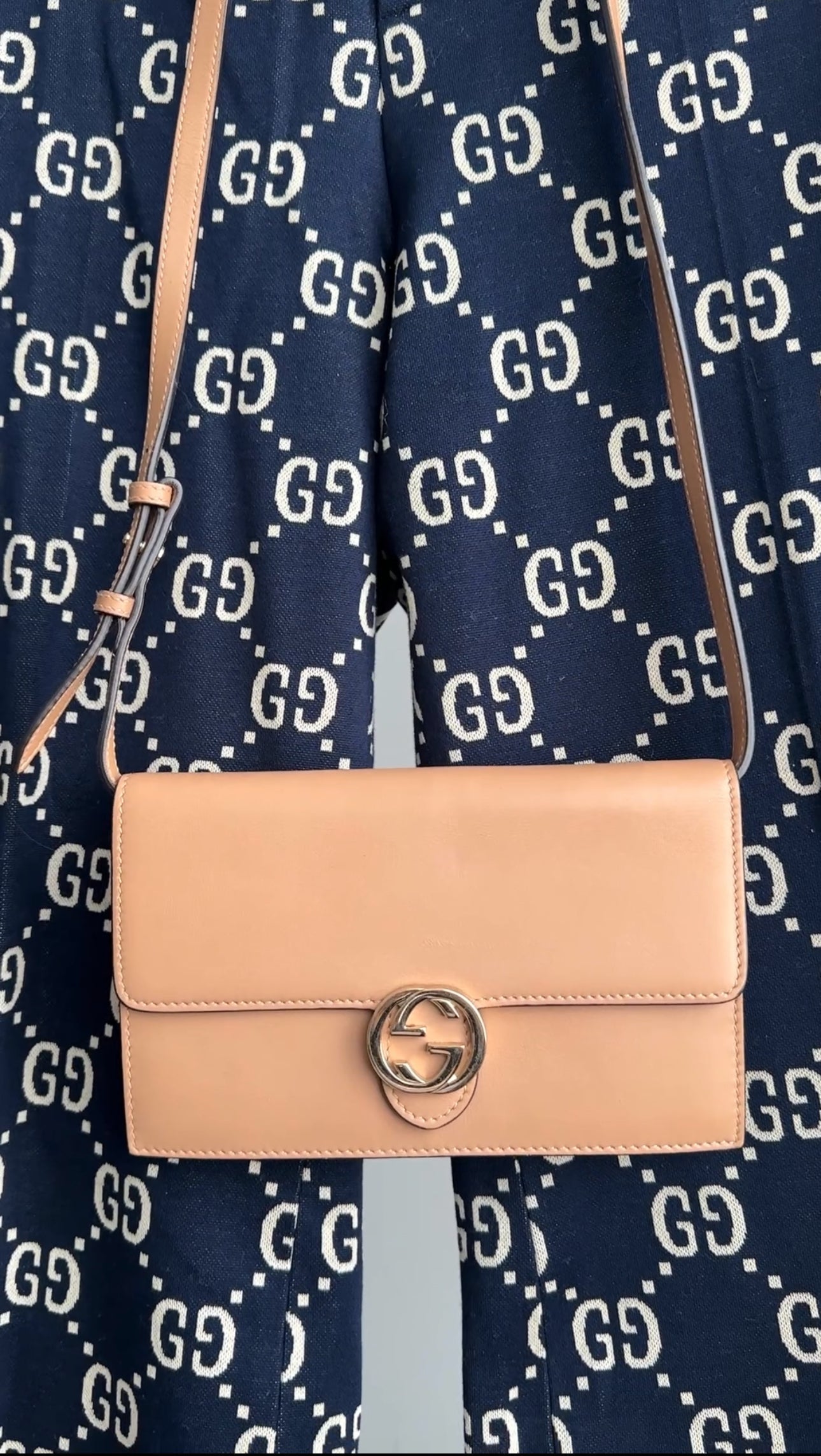 Gucci Beige Interlocking GG Crossbody Wallet on Strap