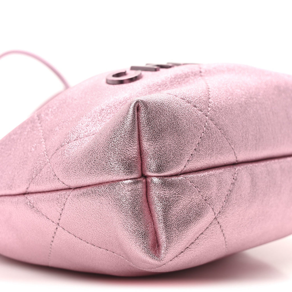 Metallic Lambskin Lacquered Monochrome Quilted Mini Chanel 22 Pink