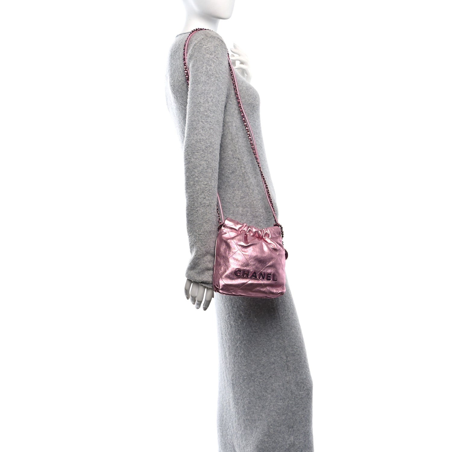 Metallic Lambskin Lacquered Monochrome Quilted Mini Chanel 22 Pink
