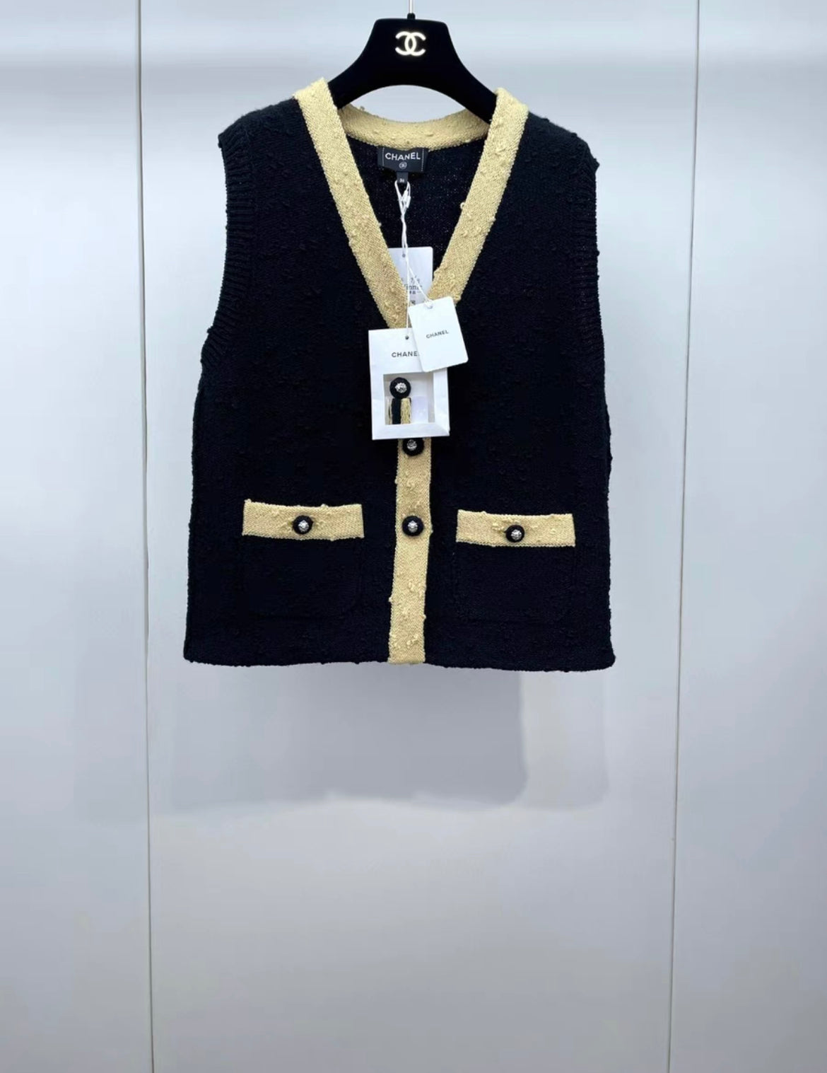 Chanel 24/25 FW IGAN Wool Black & Light Yellow Brand new with tags size 36