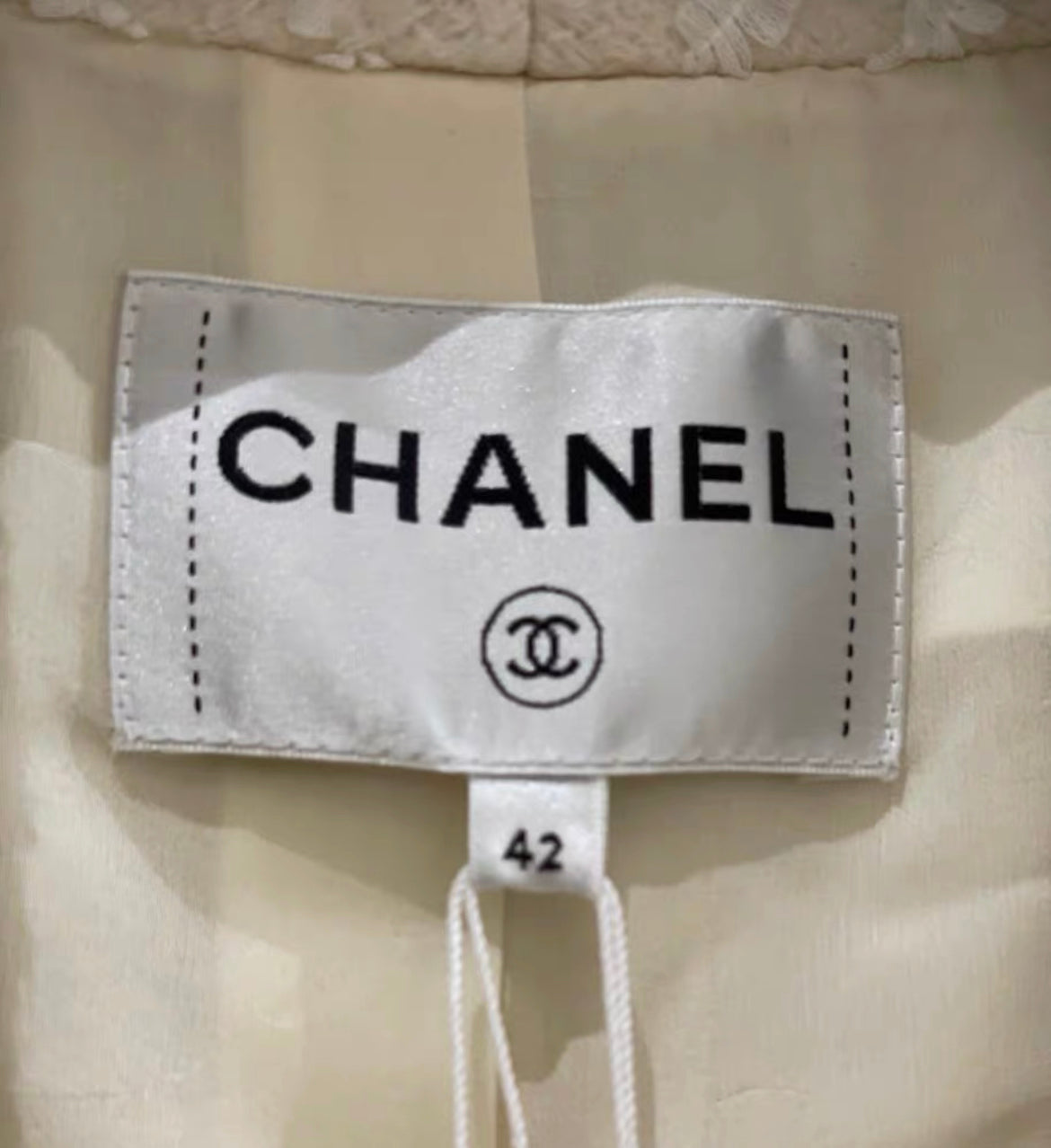 Chanel 20K Ecru White Tweed runway Jacket size 42 Brand new with tags