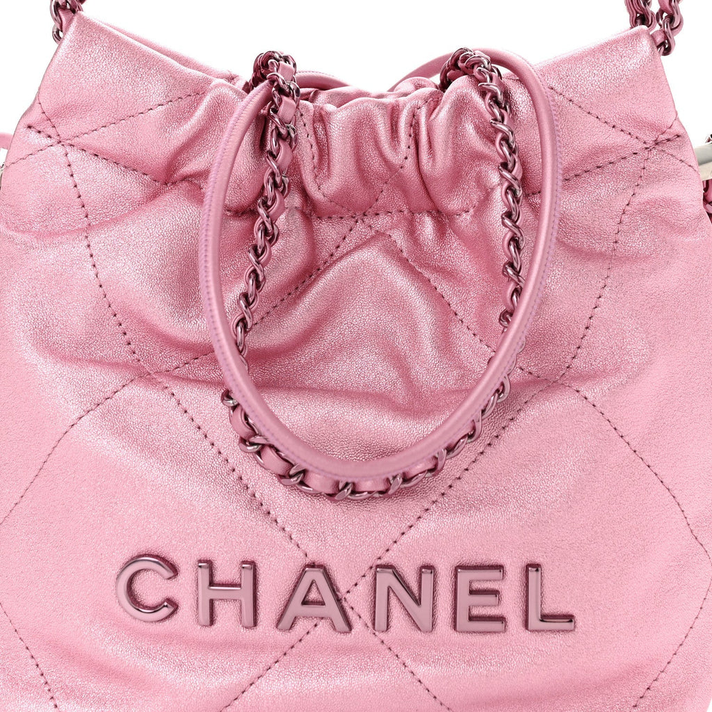 Metallic Lambskin Lacquered Monochrome Quilted Mini Chanel 22 Pink