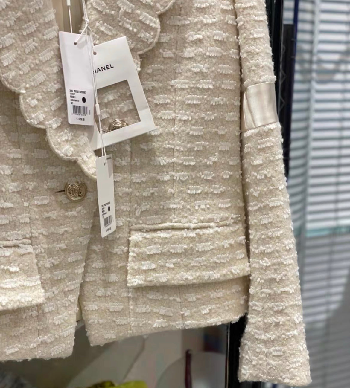 Chanel 20K Ecru White Tweed runway Jacket size 42 Brand new with tags
