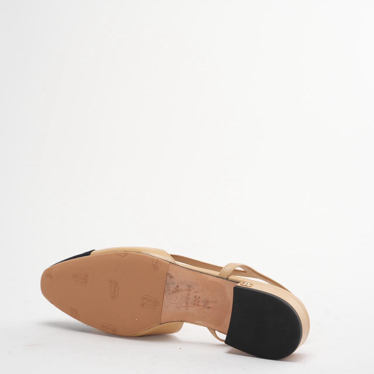 Chanel Beige / Black Slingback Flat Sandals Leather and Canvas Size 38