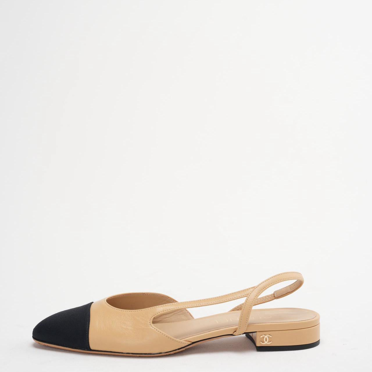 Chanel Beige / Black Slingback Flat Sandals Leather and Canvas Size 38