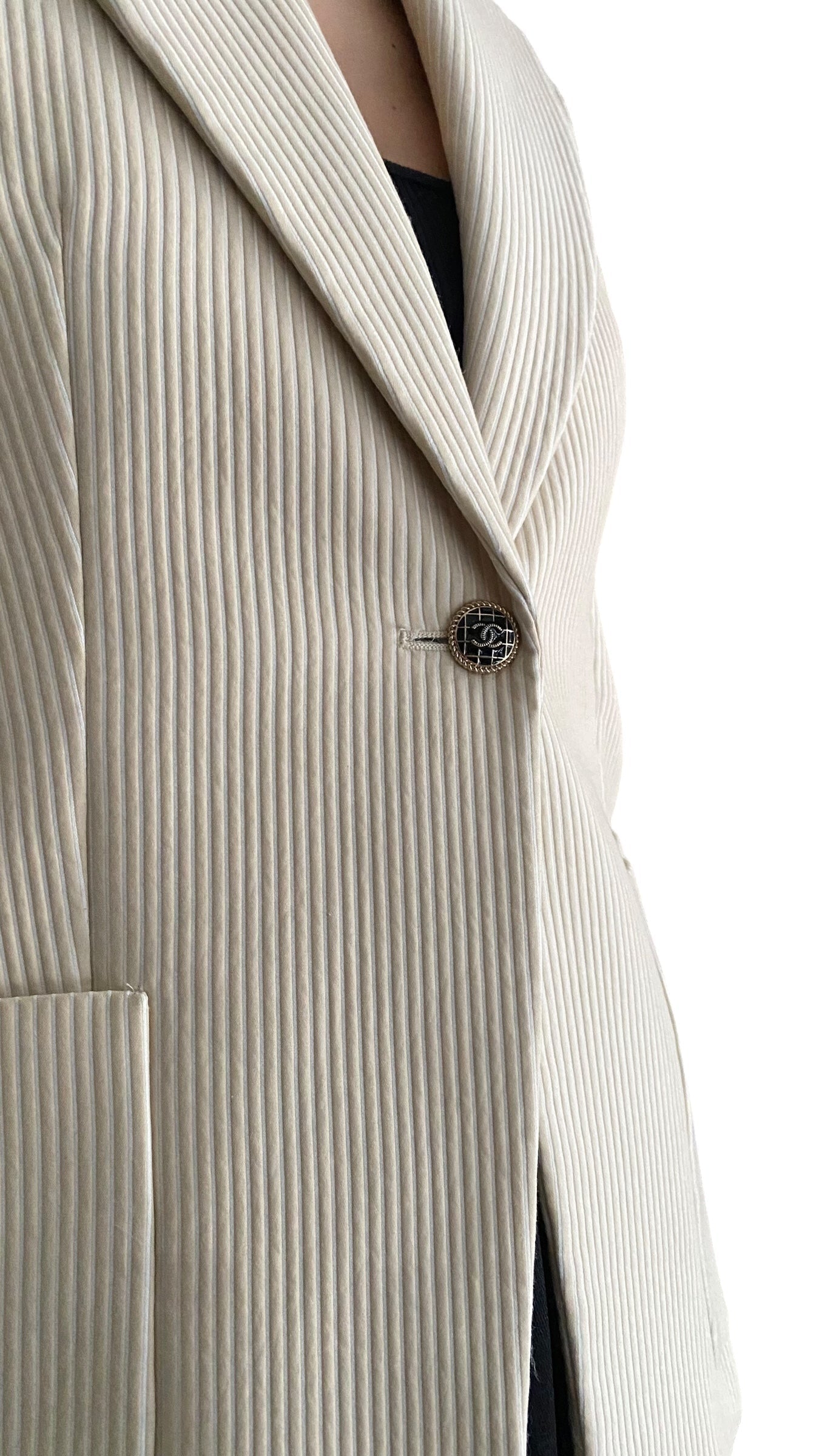 Chanel 01P Vintage Corduroy Textured Ivory Blazer with Black Buttons - S (4/6)