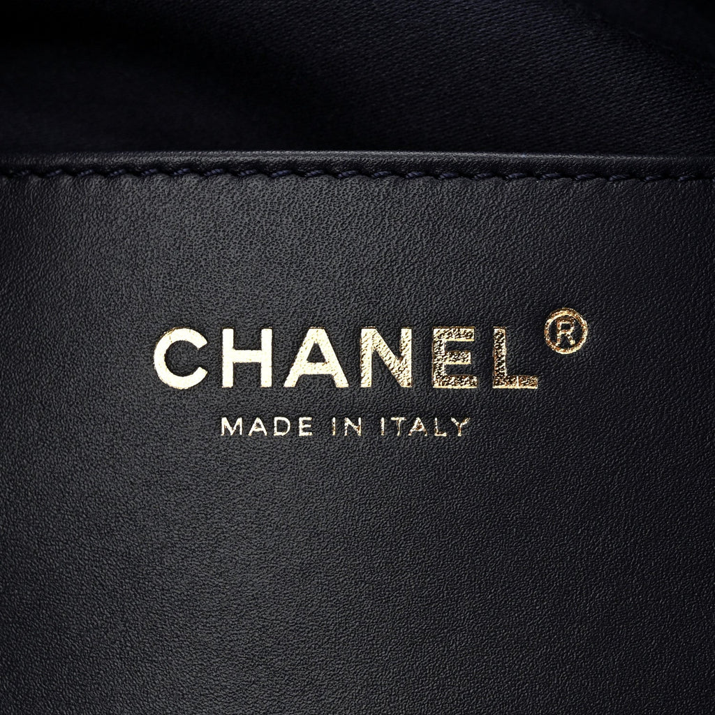 Caviar Quilted Medium Chanel 25 Handbag Dark Navy