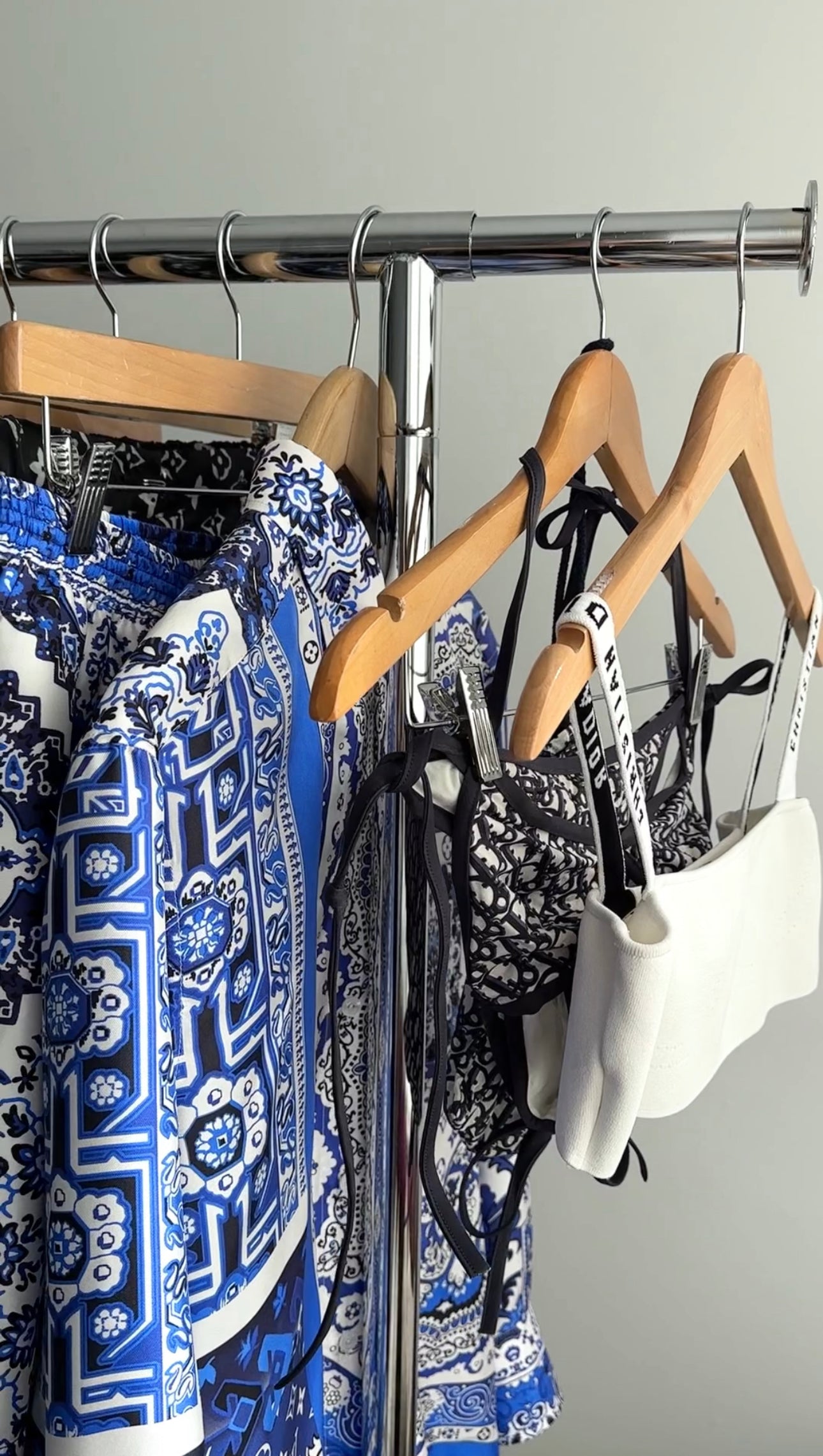 Louis Vuitton Blue and White Silk Twill Bandana Print Shorts - 38