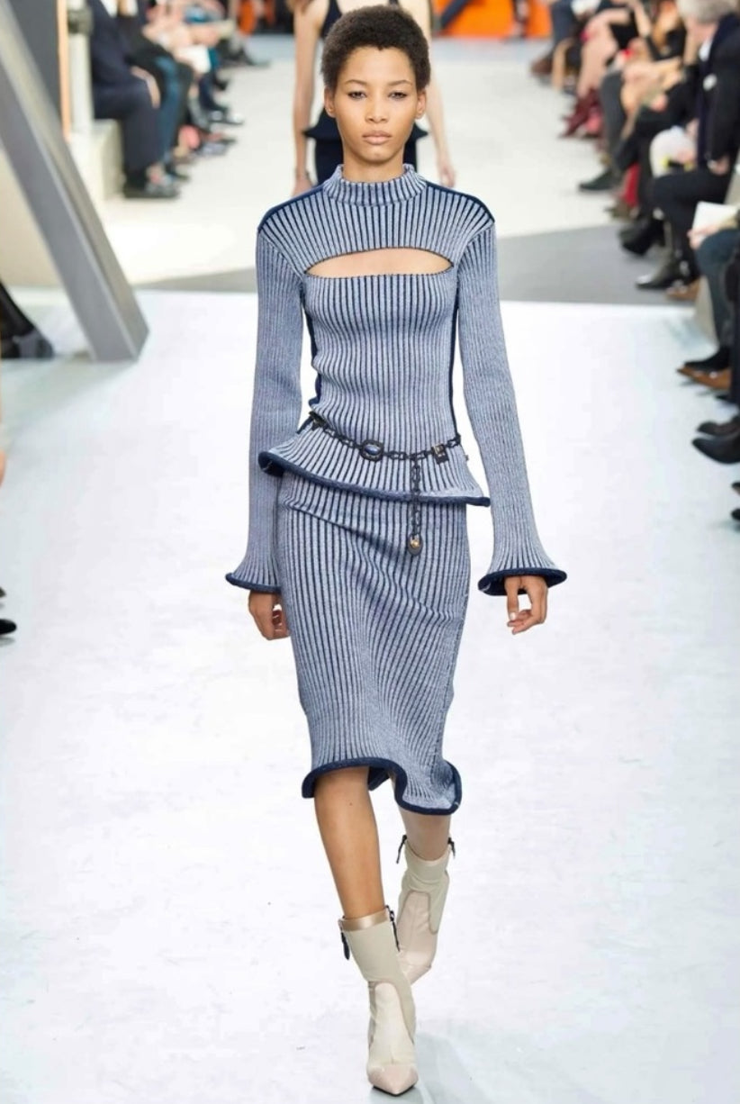Louis Vuitton 2015 Navy Ribbed Knit Keyhole Sweater Skirt Set - M / US 6
