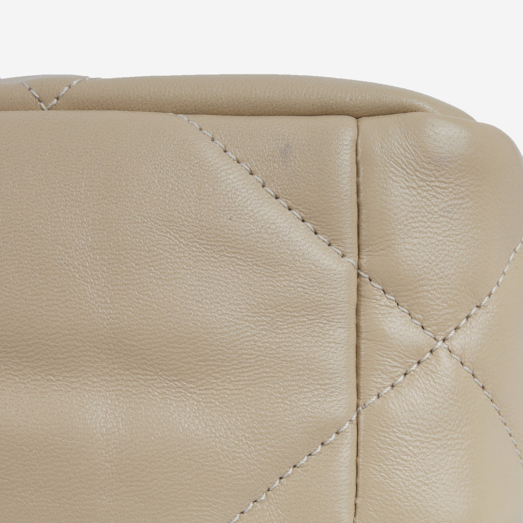 Chanel Chanel 19 - Small