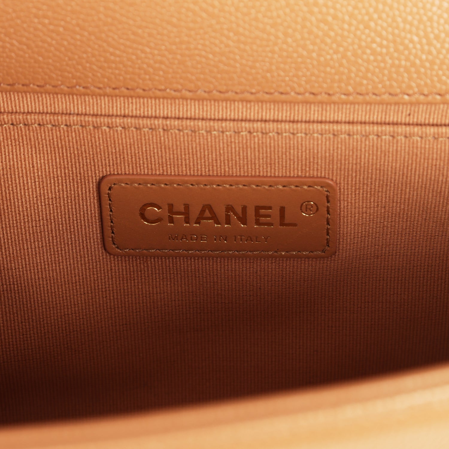 Pre-owned Chanel Medium Boy Bag Caramel Shiny Caviar Light Gold Hardware