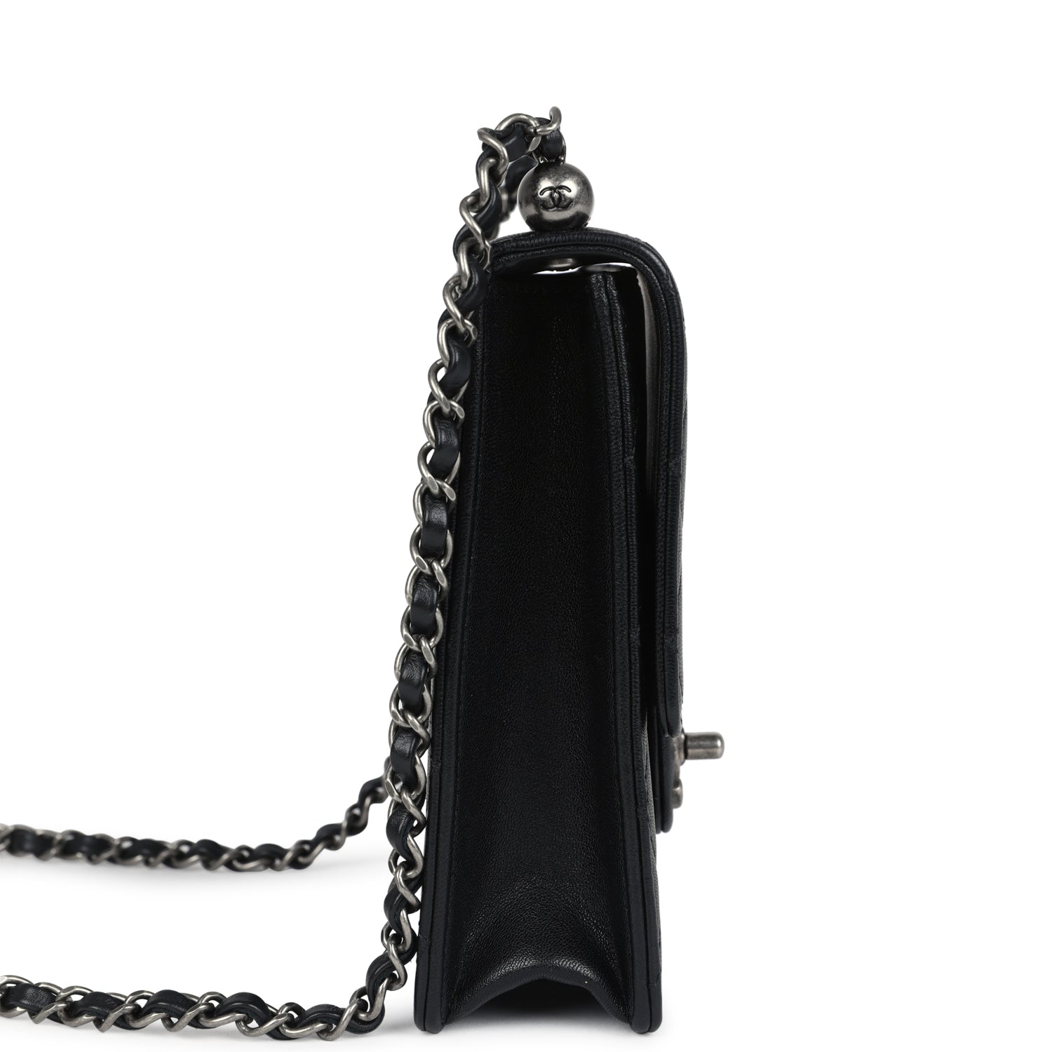 Chanel Chic Pearls Flap Bag Black Calfskin Aged Ruthenium Hardware
