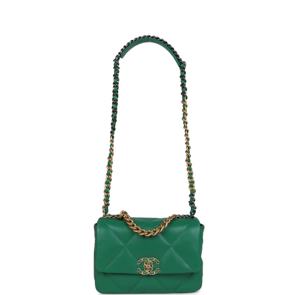 Chanel Medium 19 Flap Green Shiny Lambskin Mixed Metal Hardware