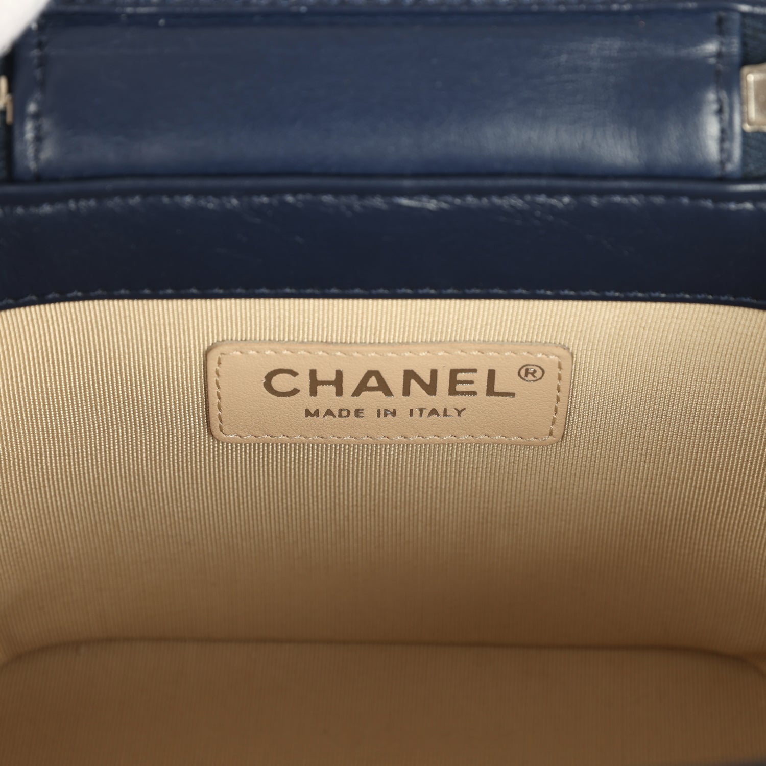 Pre-owned Chanel Small Top Handle Vanity Case Beige Raffia and Navy Calfskin Silver Hardware