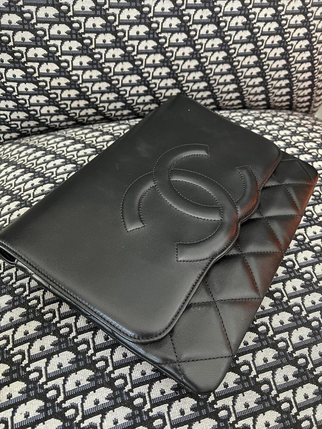 CHANEL CC LAMBSKIN CLUTCH BAG