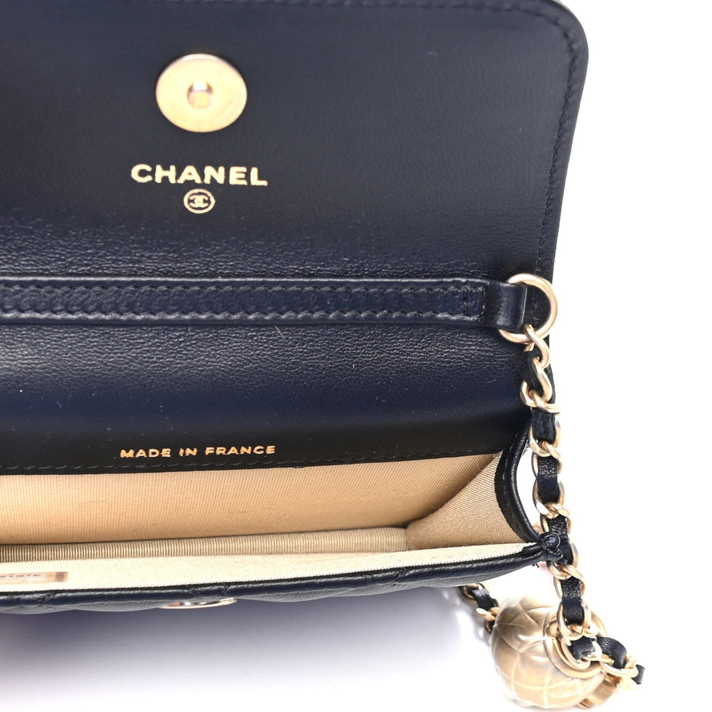 CHANEL QUILTED LAMBSKIN PEARL CRUSH CLUTCH WITH CHAIN