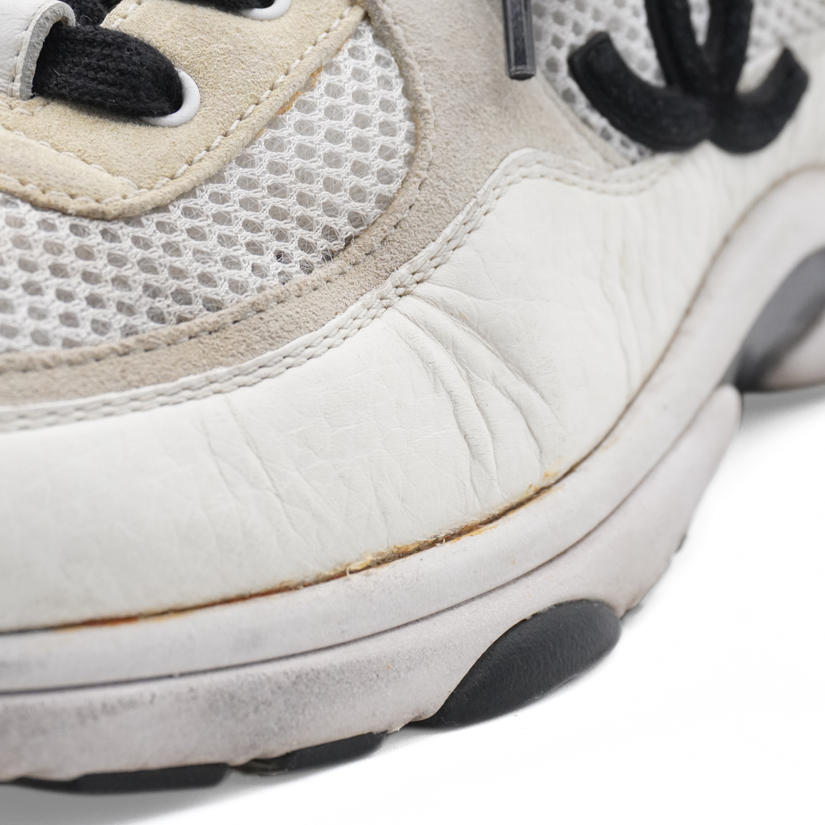 Chanel 'CC' Sneakers - Women's 39.5