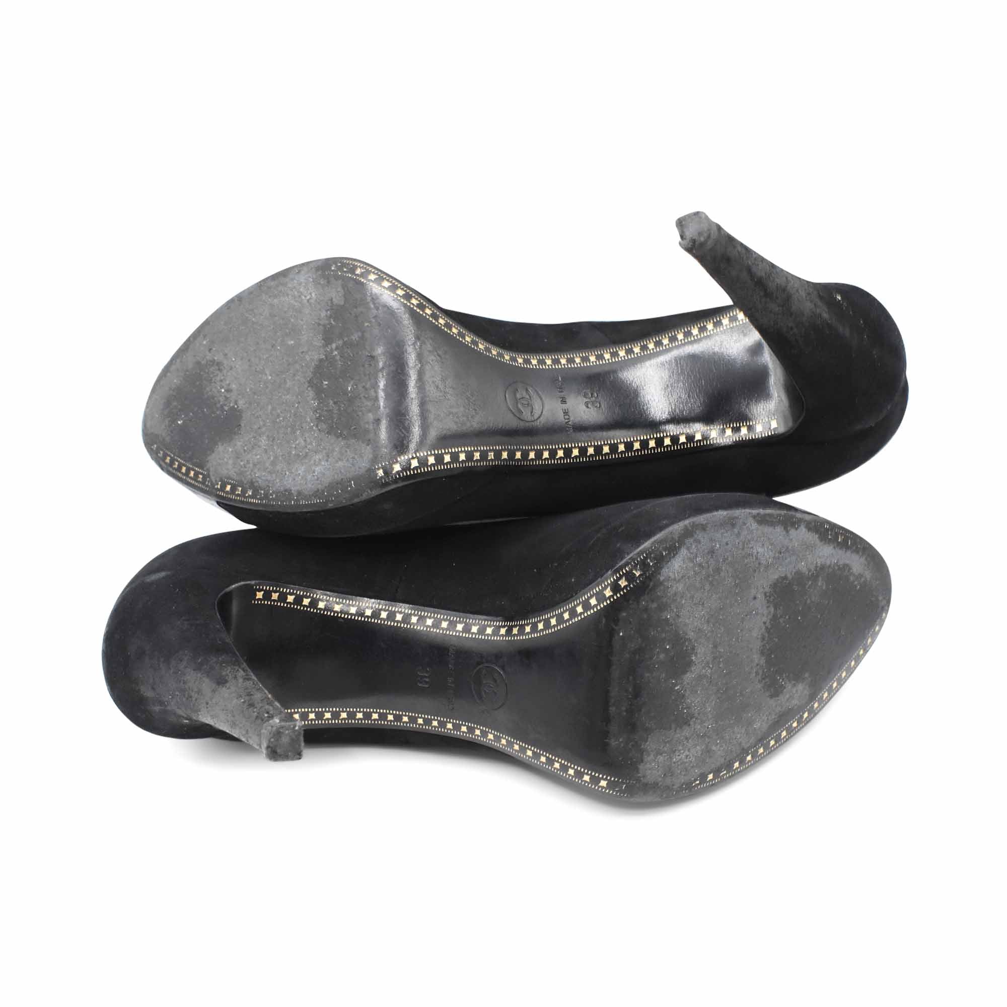 Chanel Suede Pumps - Women's 39