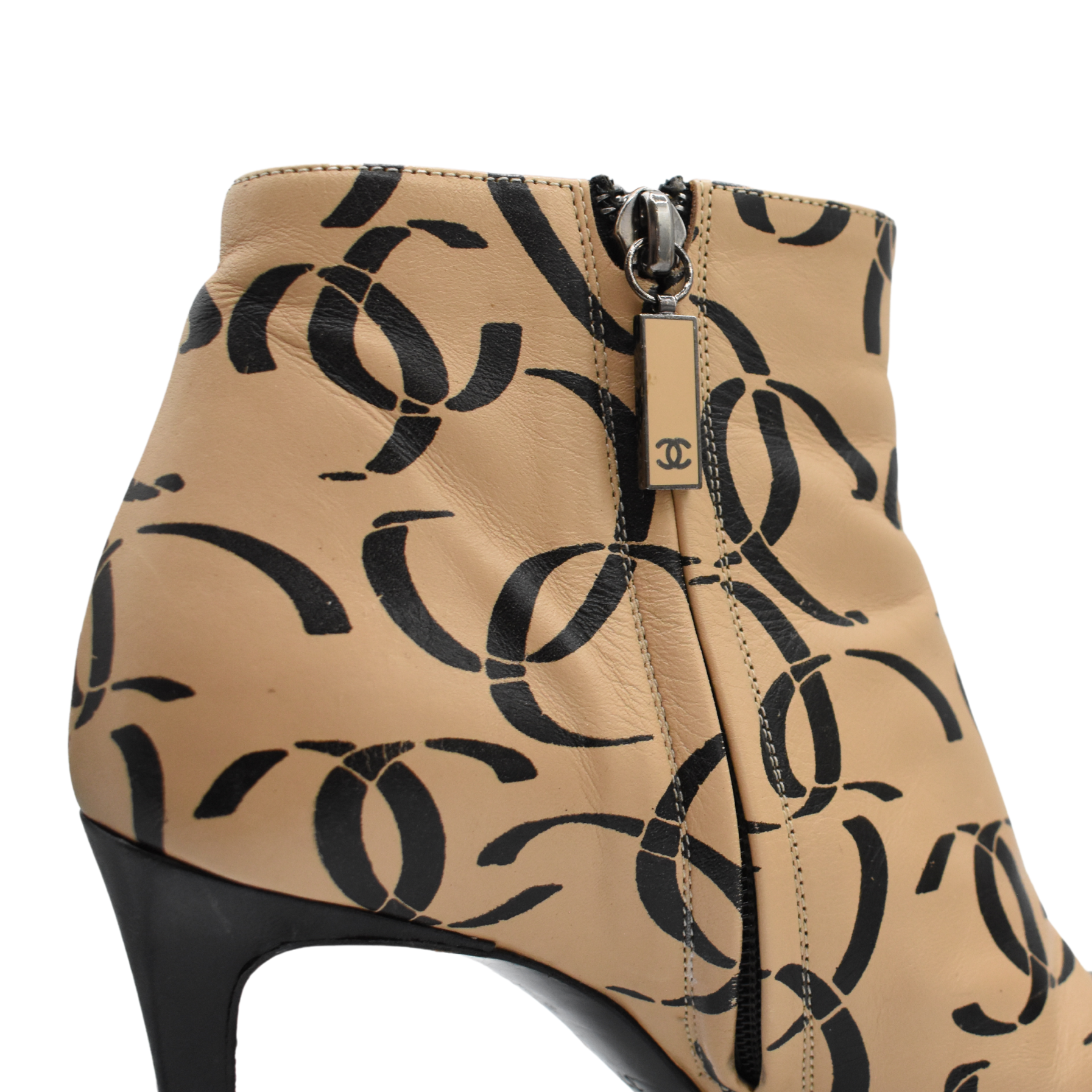 Chanel 'F/W 2000 Interlocking CC' Ankle Booties - Women's 37.5 EU
