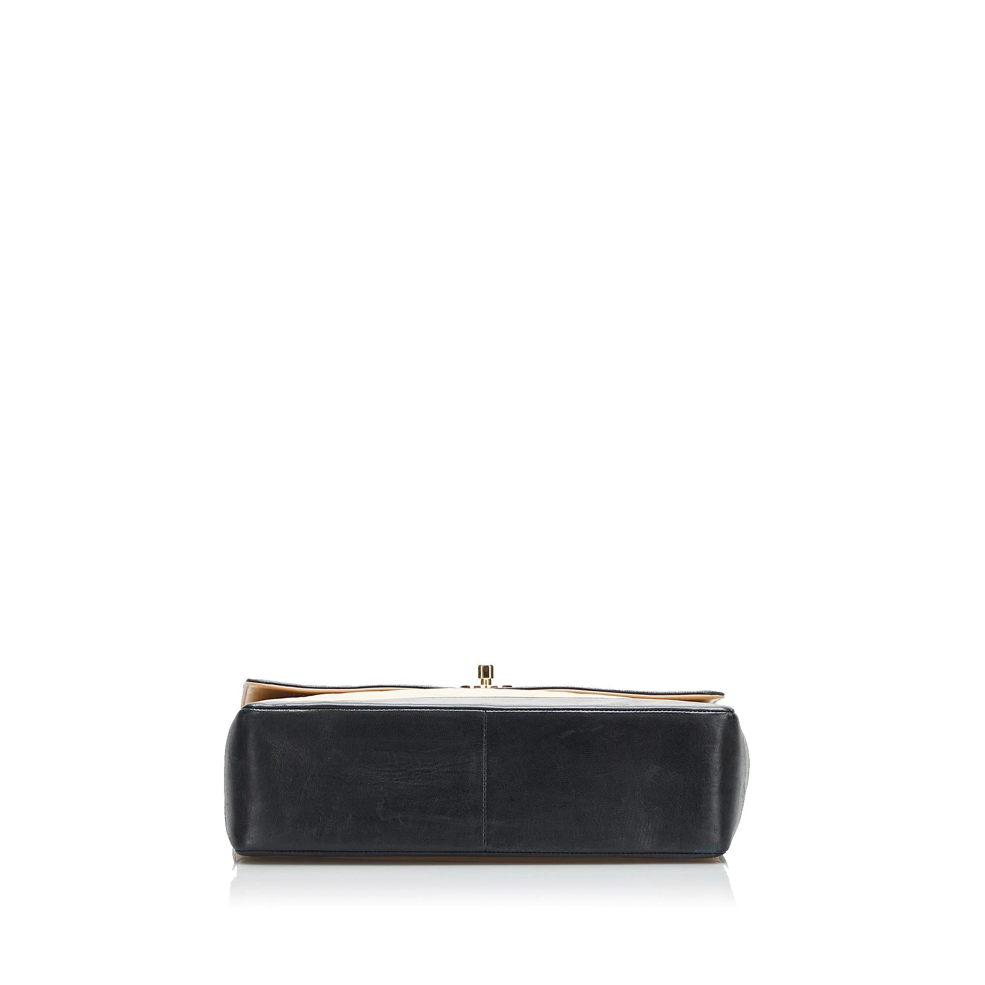 Chanel Bicolor Leather Shoulder Bag (SHG-k3TZpL)