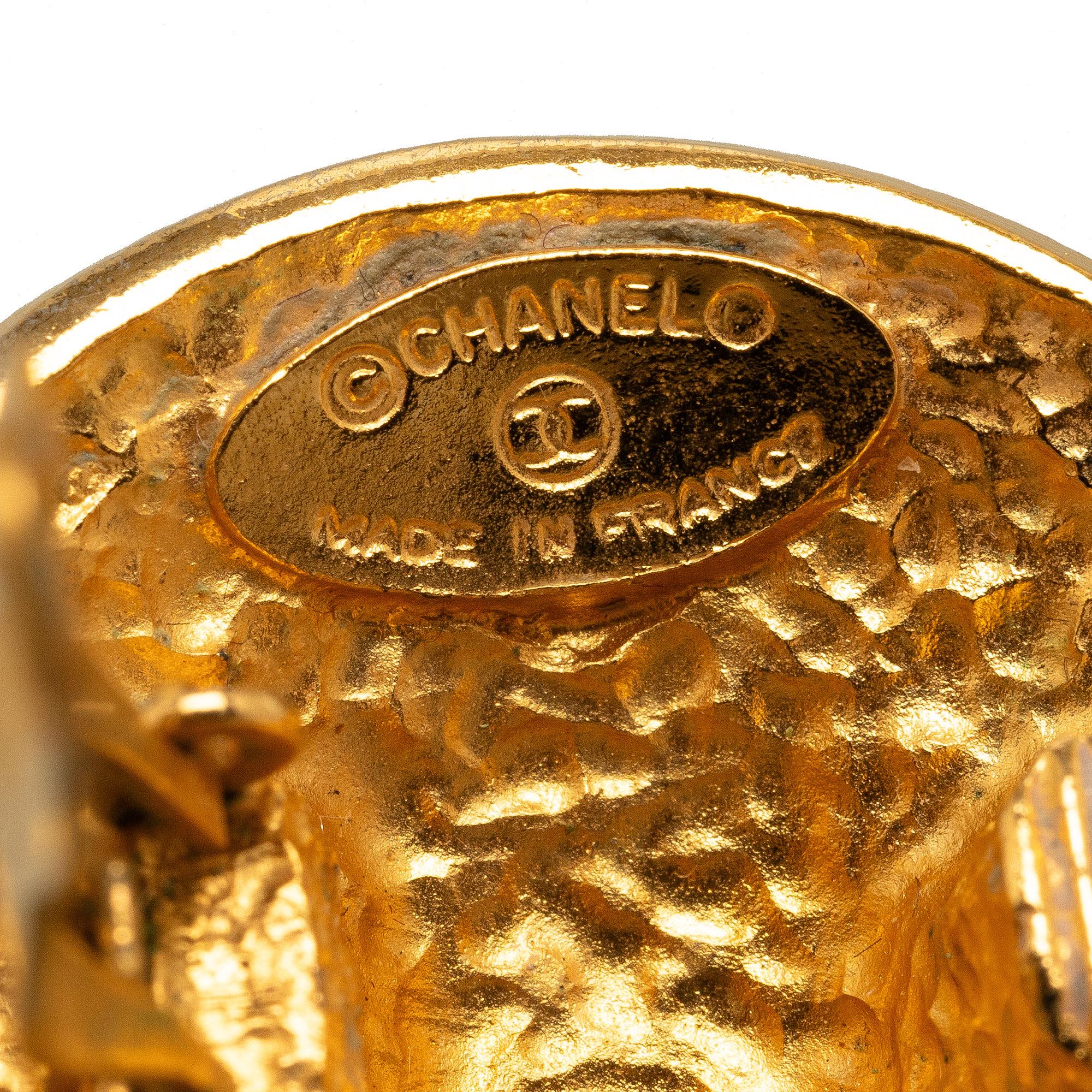 Chanel CC Clip On Earrings (SHG-3Rbtr7)
