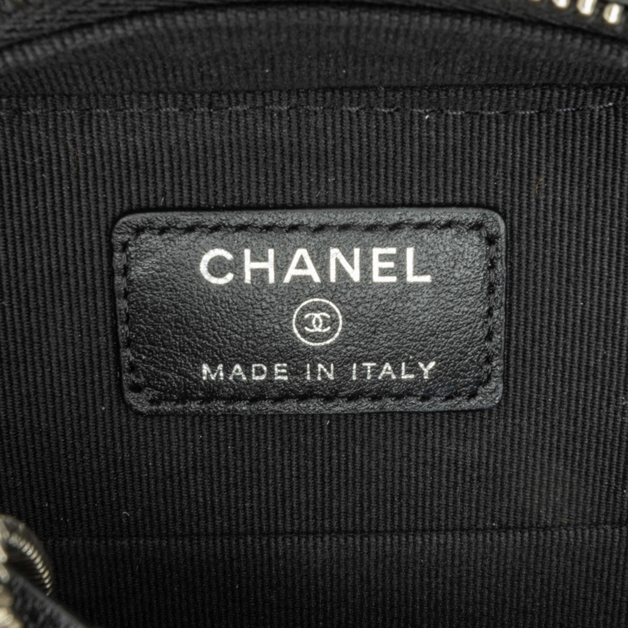 Chanel CC Quilted Patent Clutch With Chain (SHG-ROhwQv)