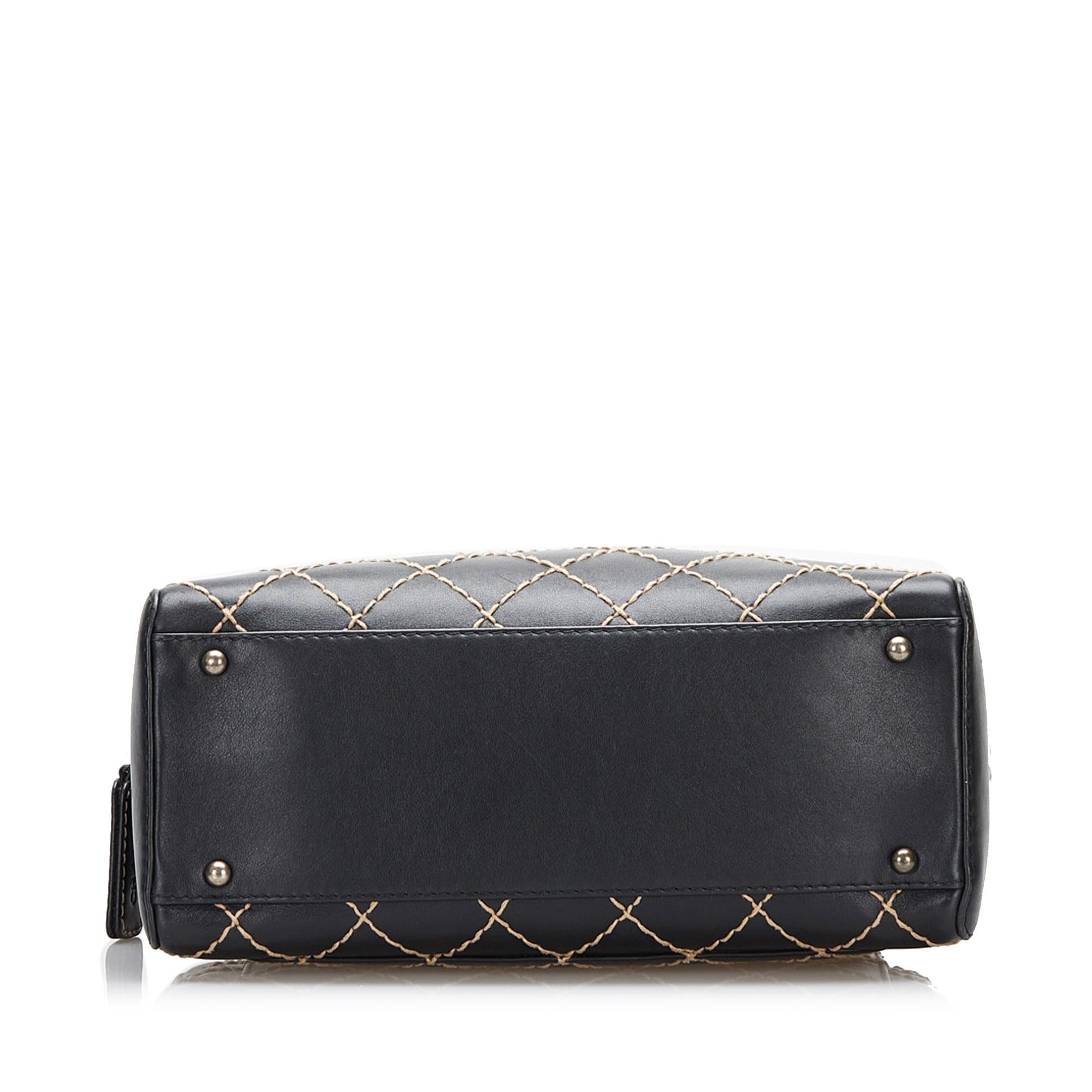 Chanel CC Wild Stitch Handbag (SHG-GrcvzM)