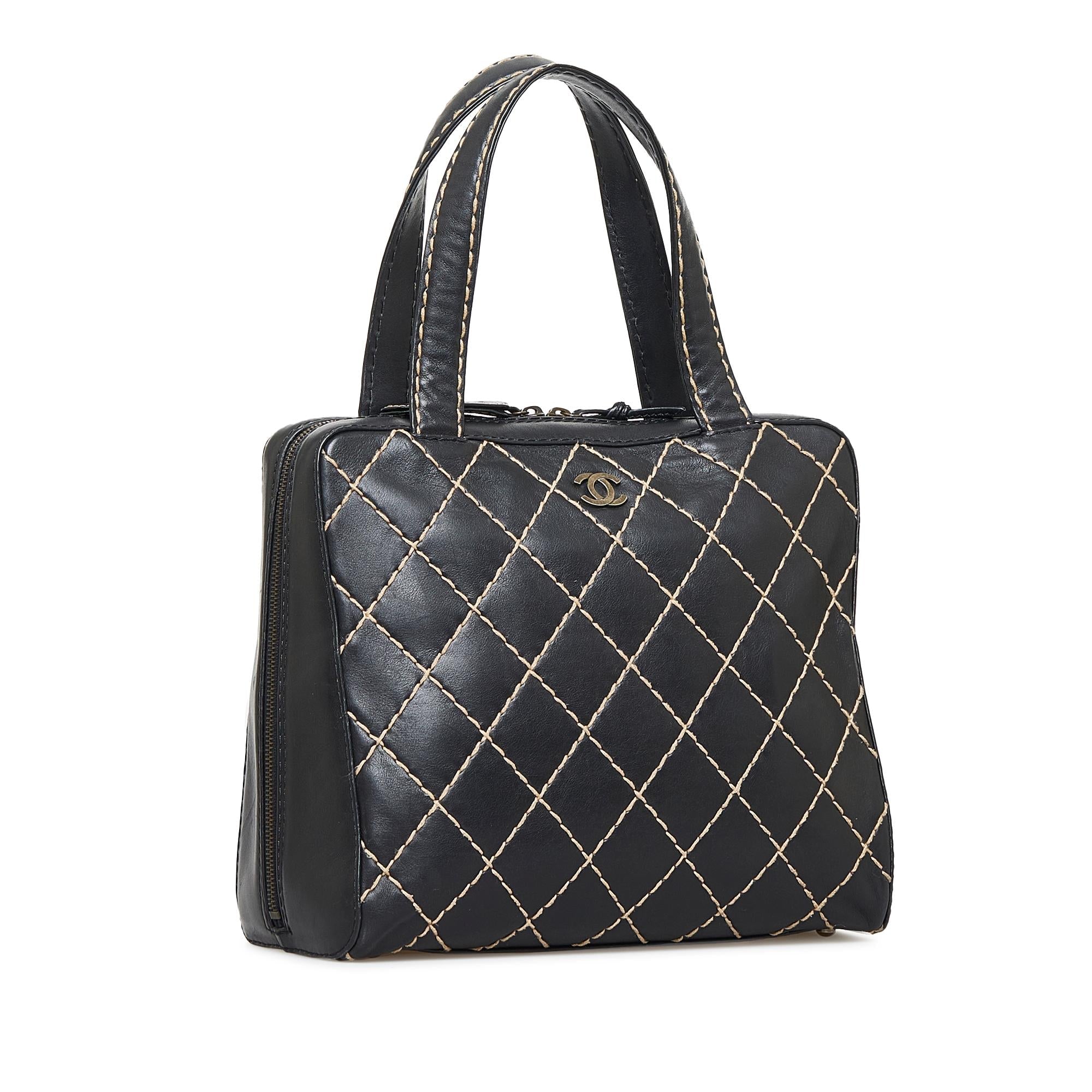 Chanel CC Wild Stitch Handbag (SHG-vbWh5u)