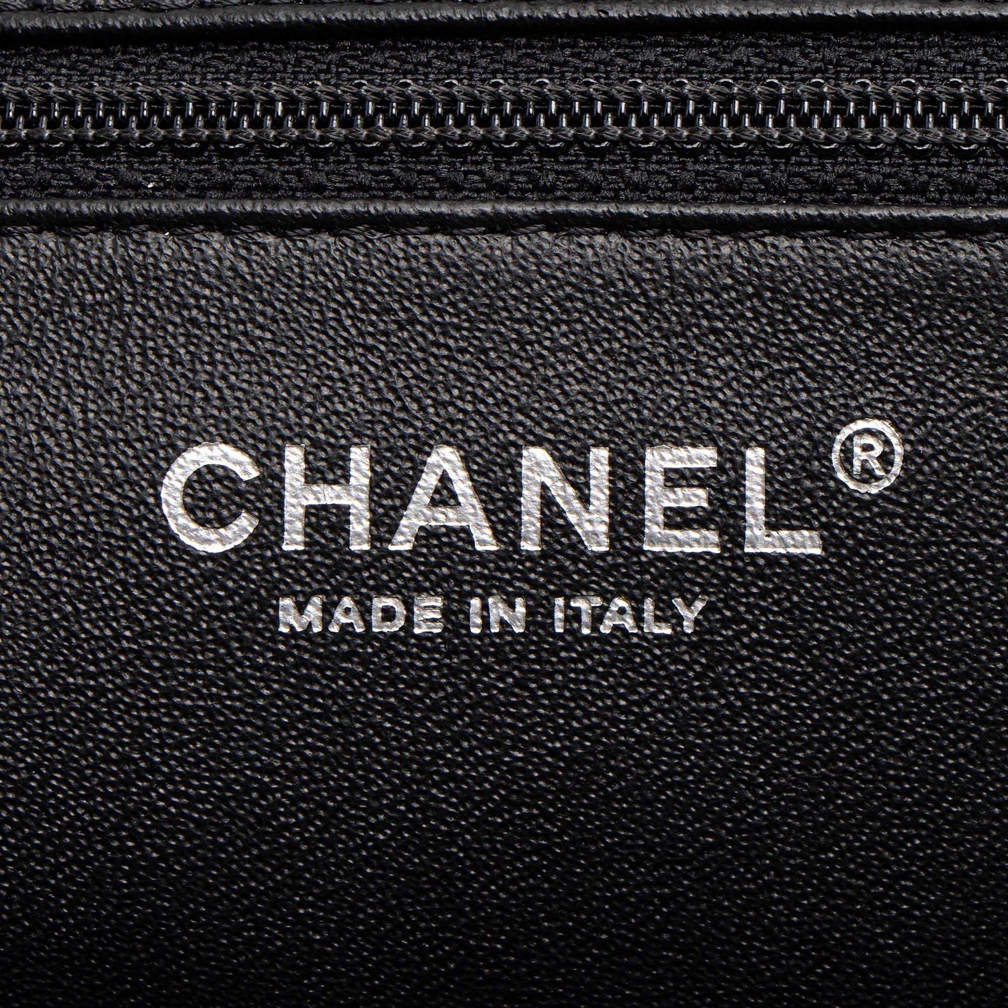 Chanel Caviar Leather CC Frame Clutch (SHF-sS7xNc)