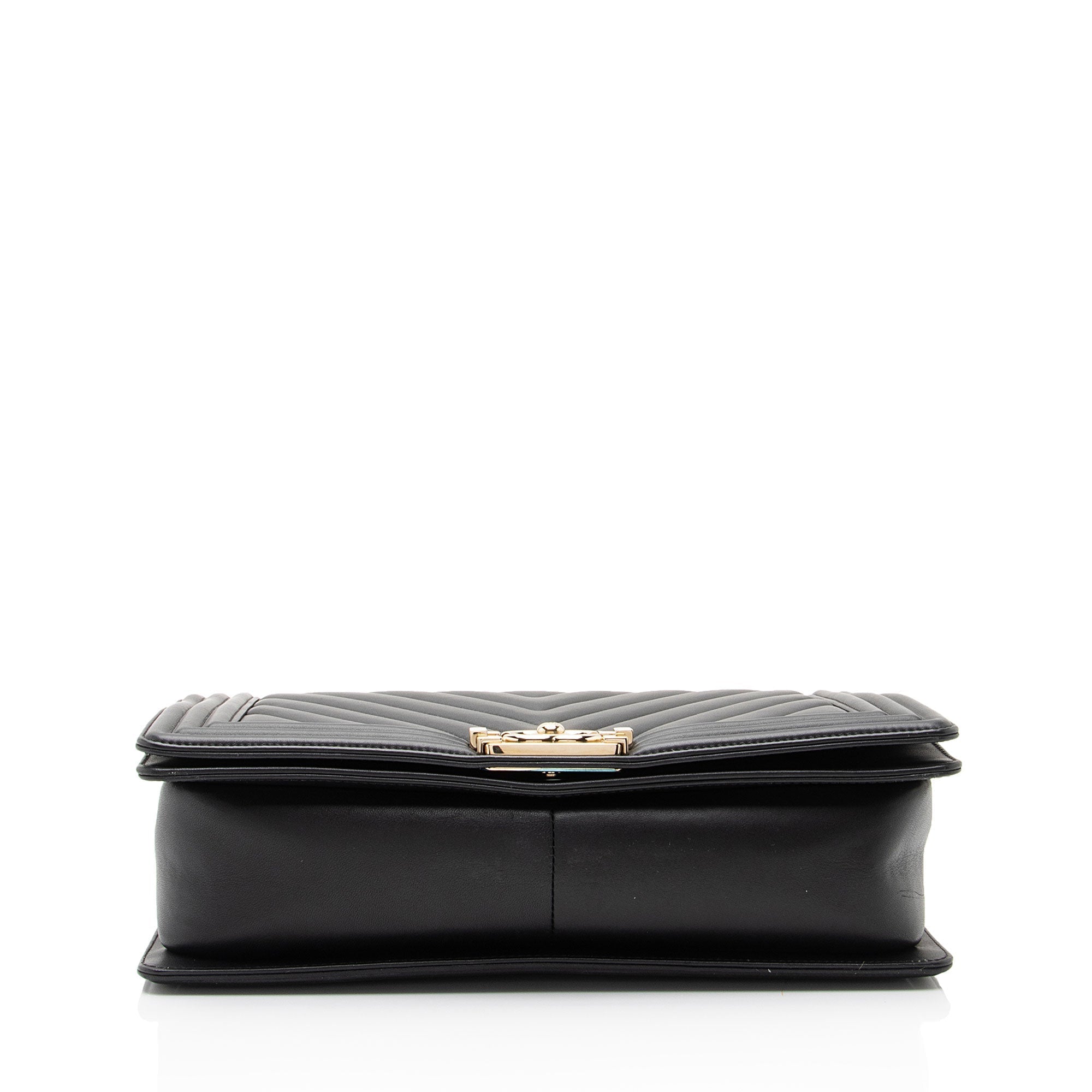 Chanel Chevron Lambskin New Medium Boy Bag (SHF-KOMM25)
