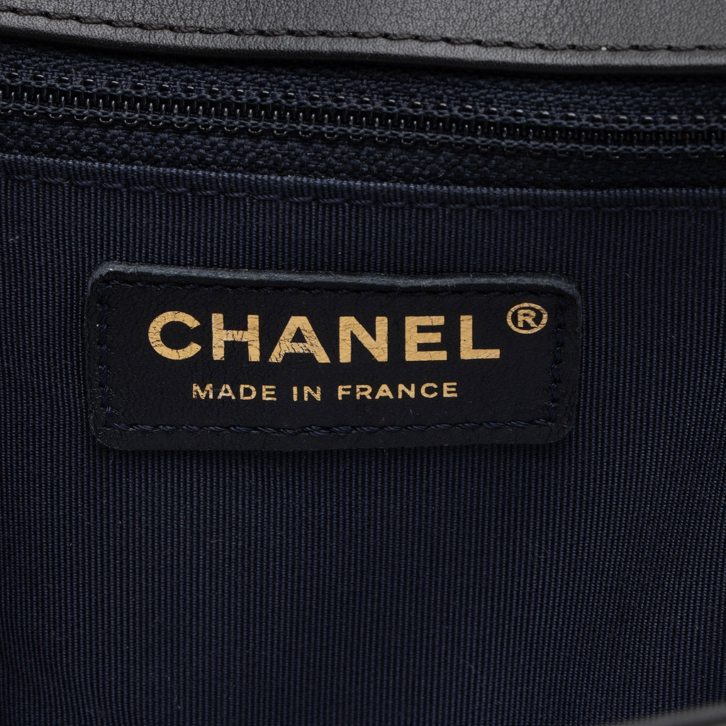 Chanel Chevron Lambskin New Medium Boy Bag (SHF-KOMM25)