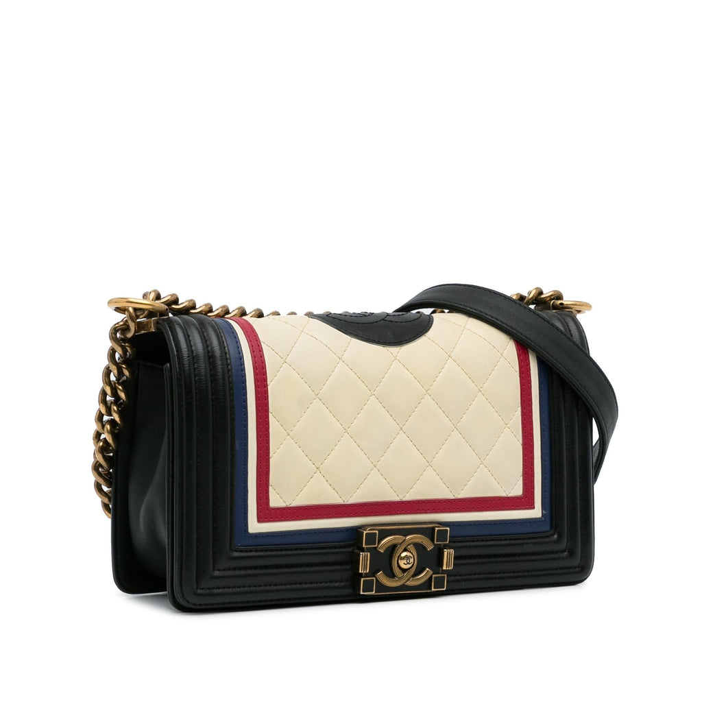 Chanel Crest-Embellished Medium Boy Bag (SHG-ThPZsB)