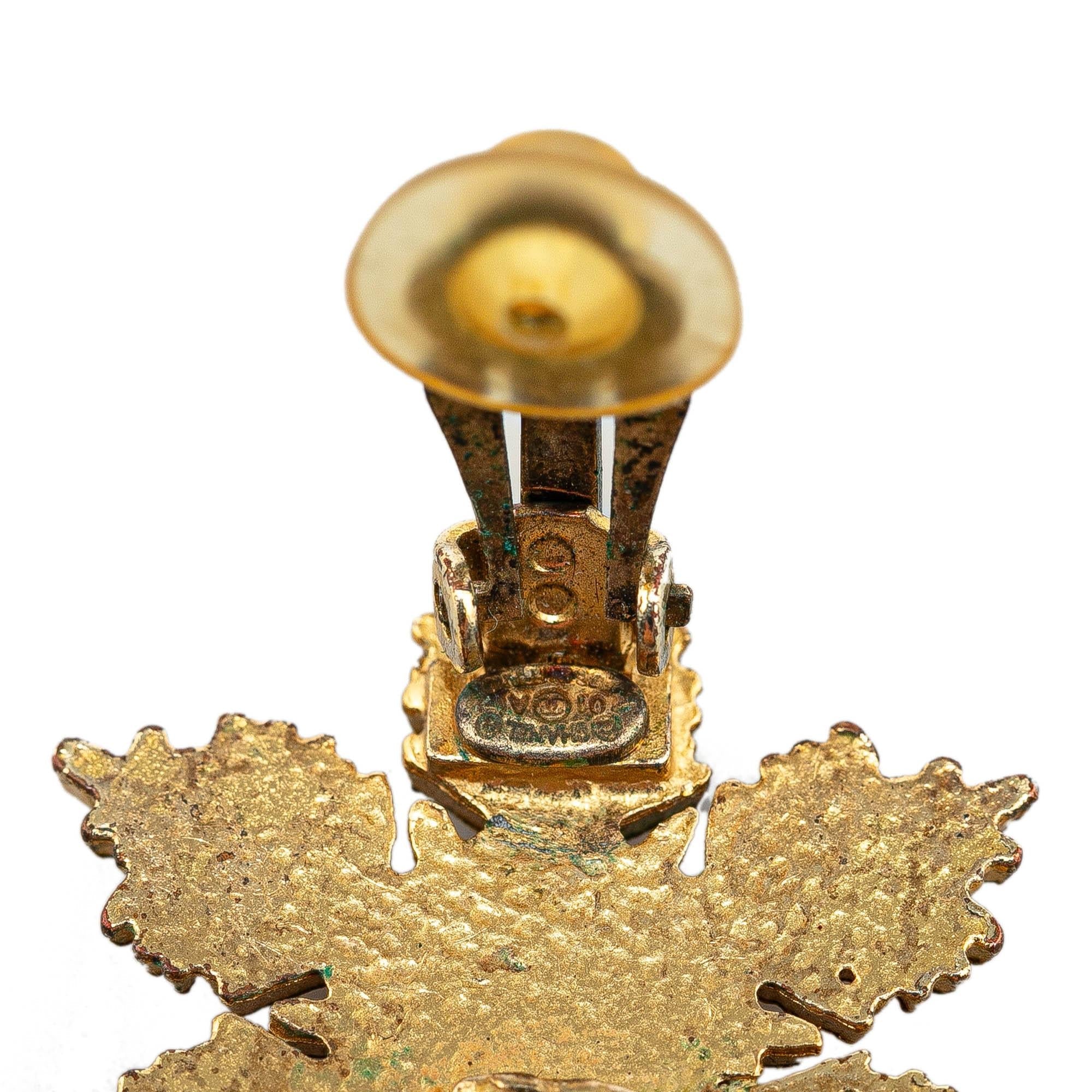 Chanel Gold Plated CC Snowflake Clip On Earrings (SHG-aKeOwk)