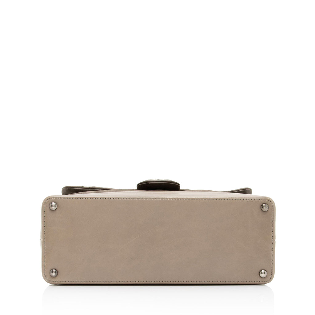 Chanel Iridescent Calfskin VIP Flap Bag (SHF-UvQfgO)