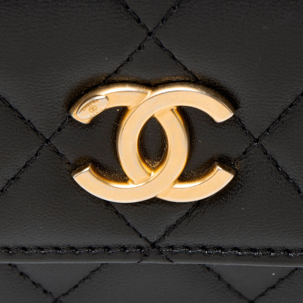 Chanel Lambskin Pearl Crown Clutch with Chain