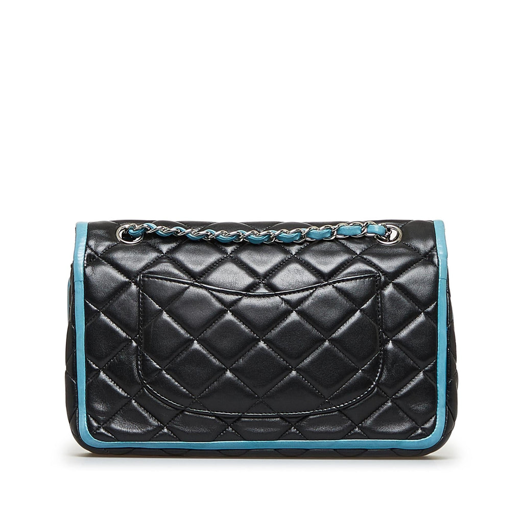 Chanel Medium Classic Lambskin Bicolor Double Flap (SHG-8jAZkX)