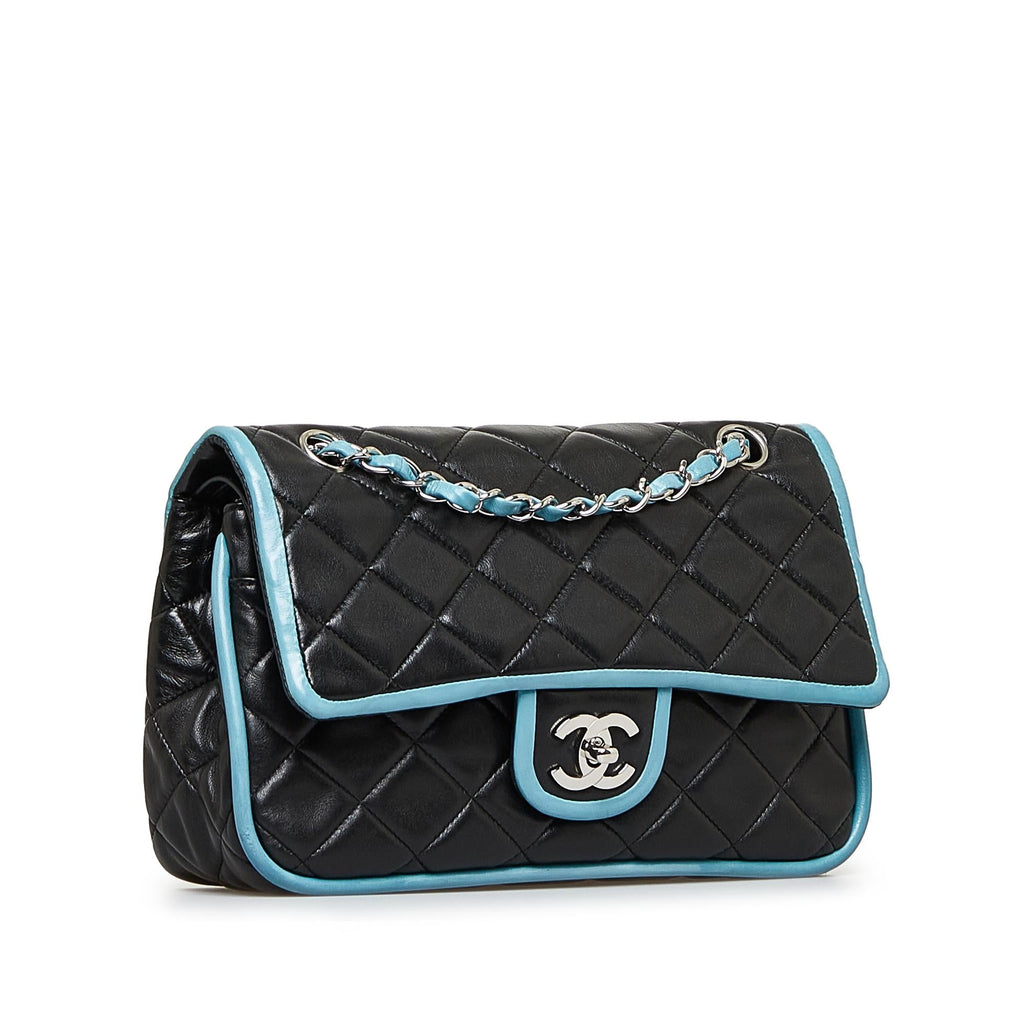 Chanel Medium Classic Lambskin Bicolor Double Flap (SHG-8jAZkX)