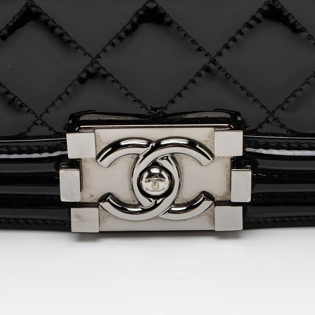 Chanel Patent Leather Chevron New Medium Boy Bag (SHF-jPhBdY)