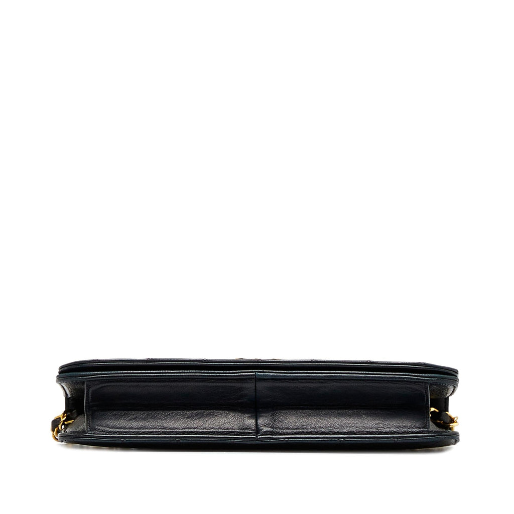 Chanel Small Matelasse Lambskin Chain Shoulder Bag (SHG-t9i4S0)