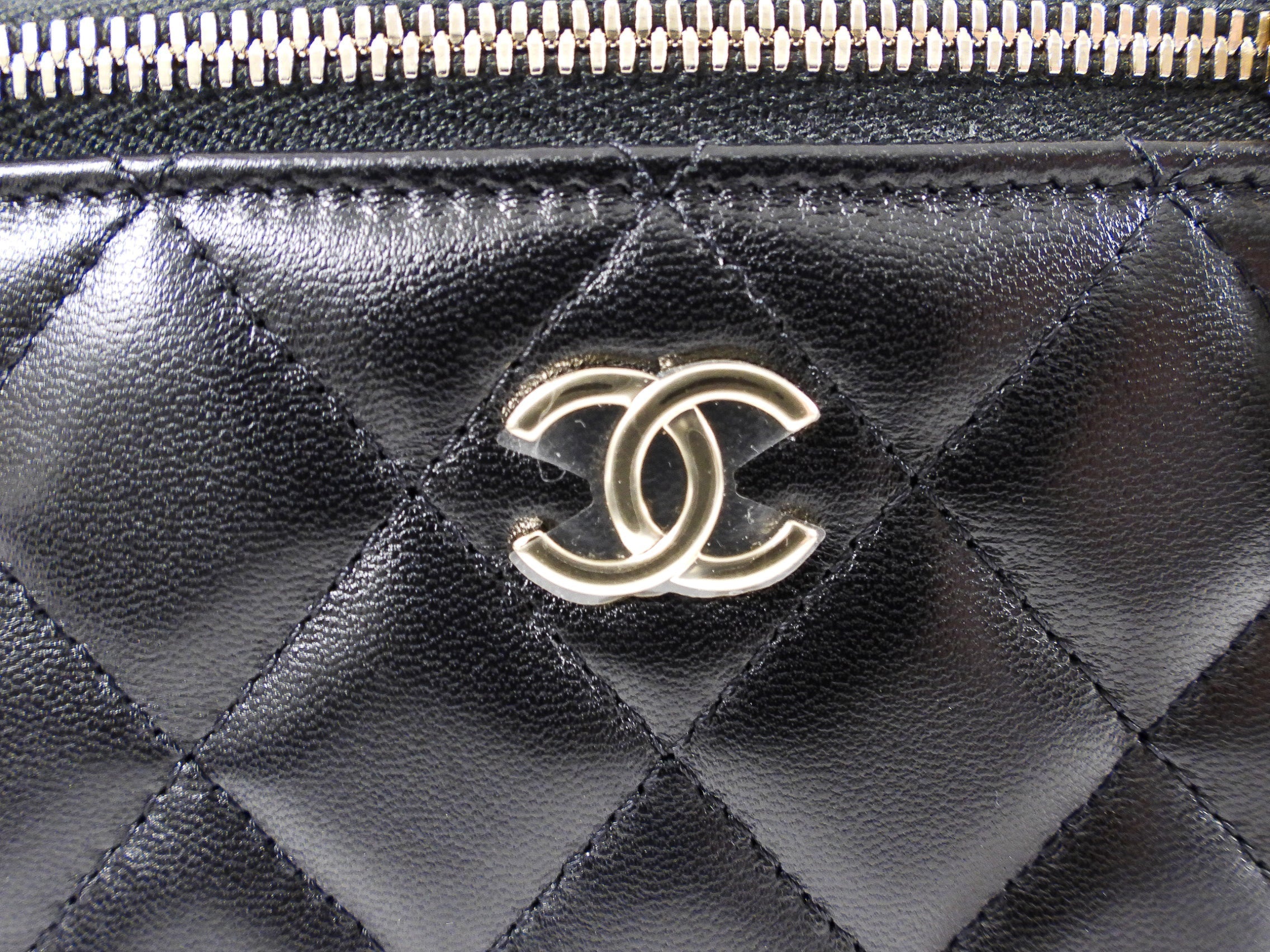 Chanel 21S Black Lambskin Classic Vanity Bag with Chain