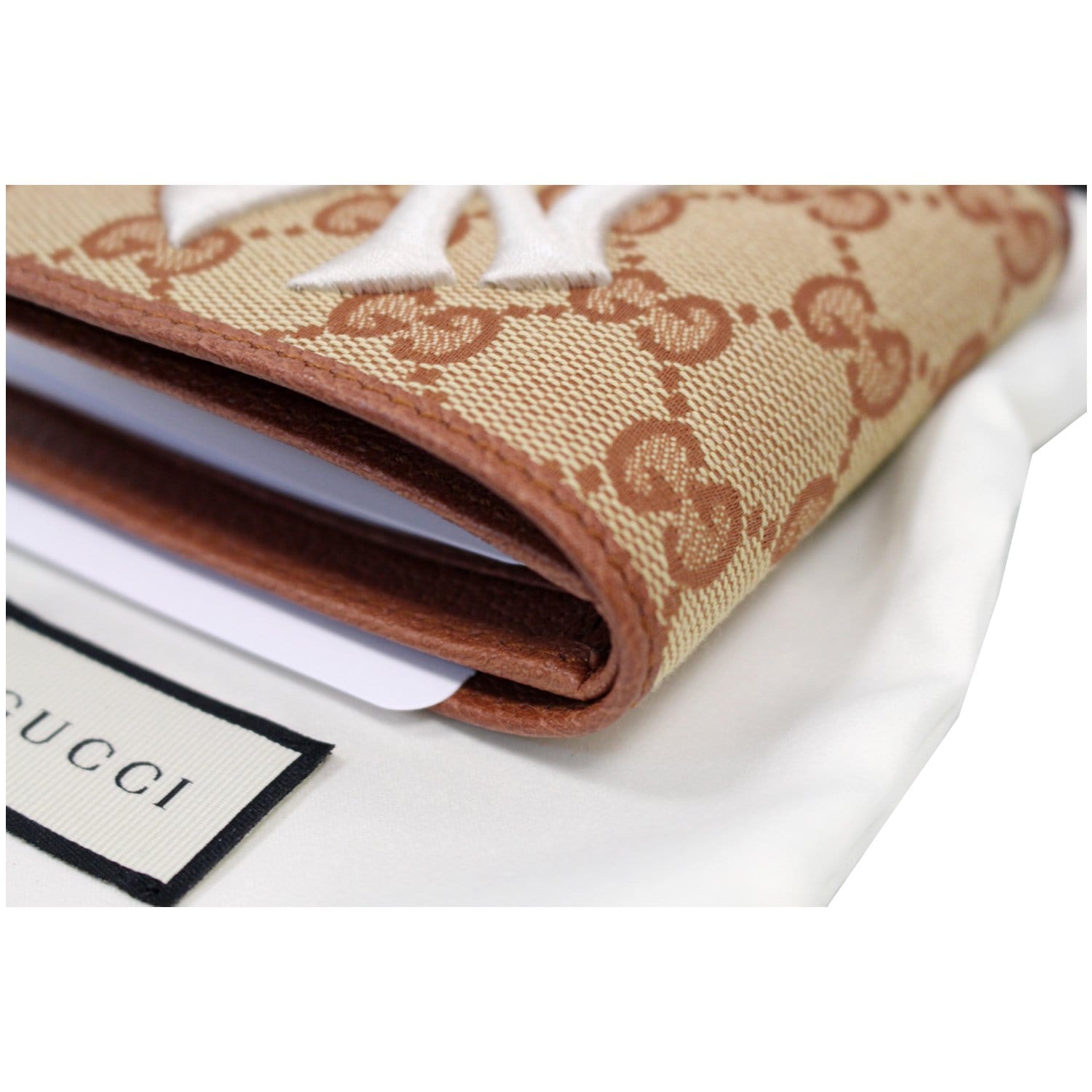 GUCCI NY New York Yankees Patch GG Canvas Bifold Wallet Brown 547787