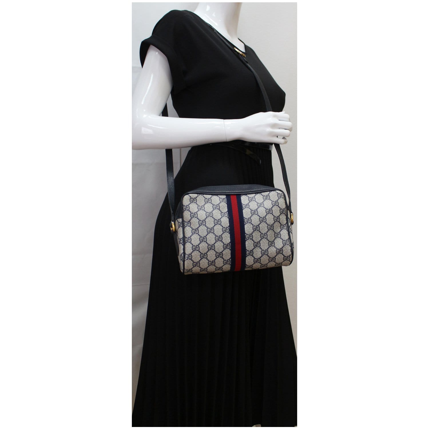 GUCCI Ophidia Vintage Supreme Canvas Shoulder Bag Black