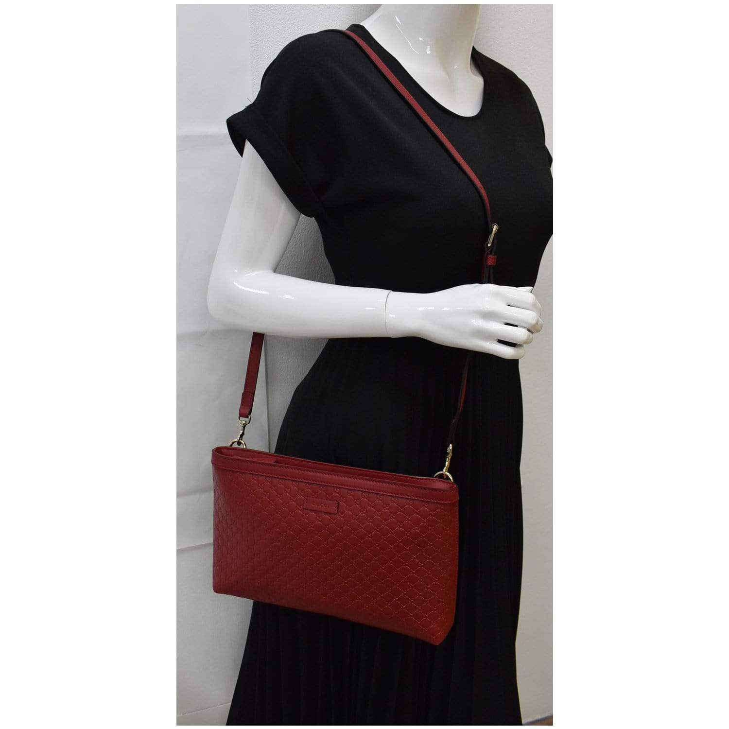 GUCCI Flat Microguccissima Leather Crossbody Wallet Red 607723 - 10% OFF